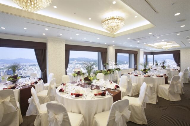 リーガロイヤルホテル広島 格安結婚式なら楽婚